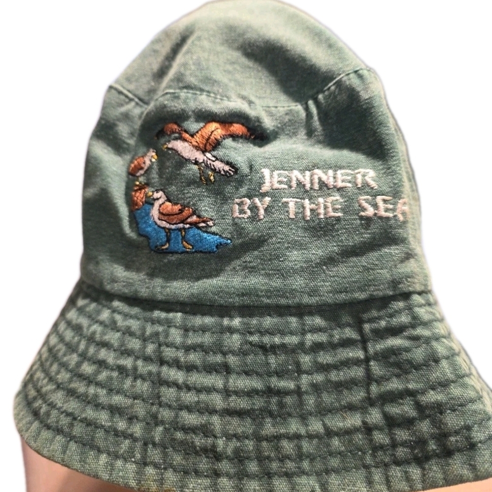 Green Embroidered Bucket Hat "Jennifer By The SEA"
